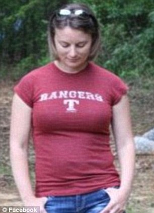 【画像あり】テキサスの美人高校教師（27）が生徒5人とセックスして逮捕