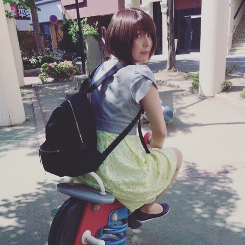 【画像】声優の新田恵海、騎乗位姿を公開　やっぱり反省の色ナシ
