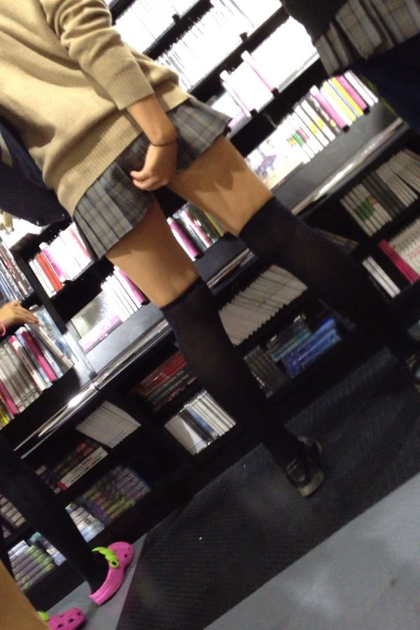 【画像あり】神奈川のJKのスカートの短さって凄いエロいよなｗｗｗｗｗ