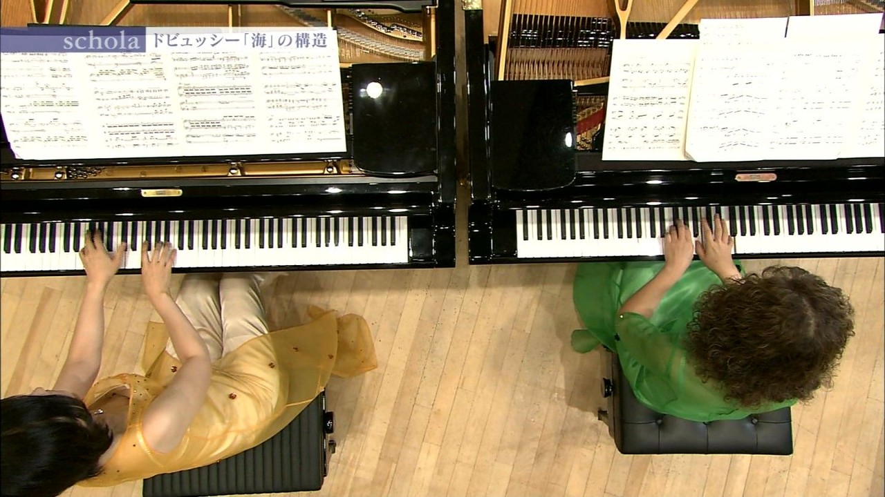 【速報】NHK教育で美人女子大生ピアニストの美乳オッパイ乳首が丸見え