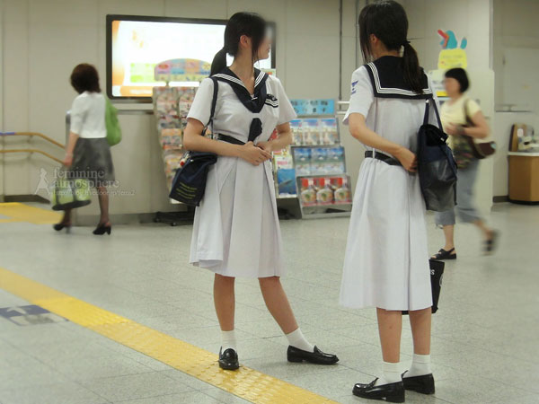 【画像】神戸の定員割れ女子校、来年からエロゲのような制服を指定してしまう